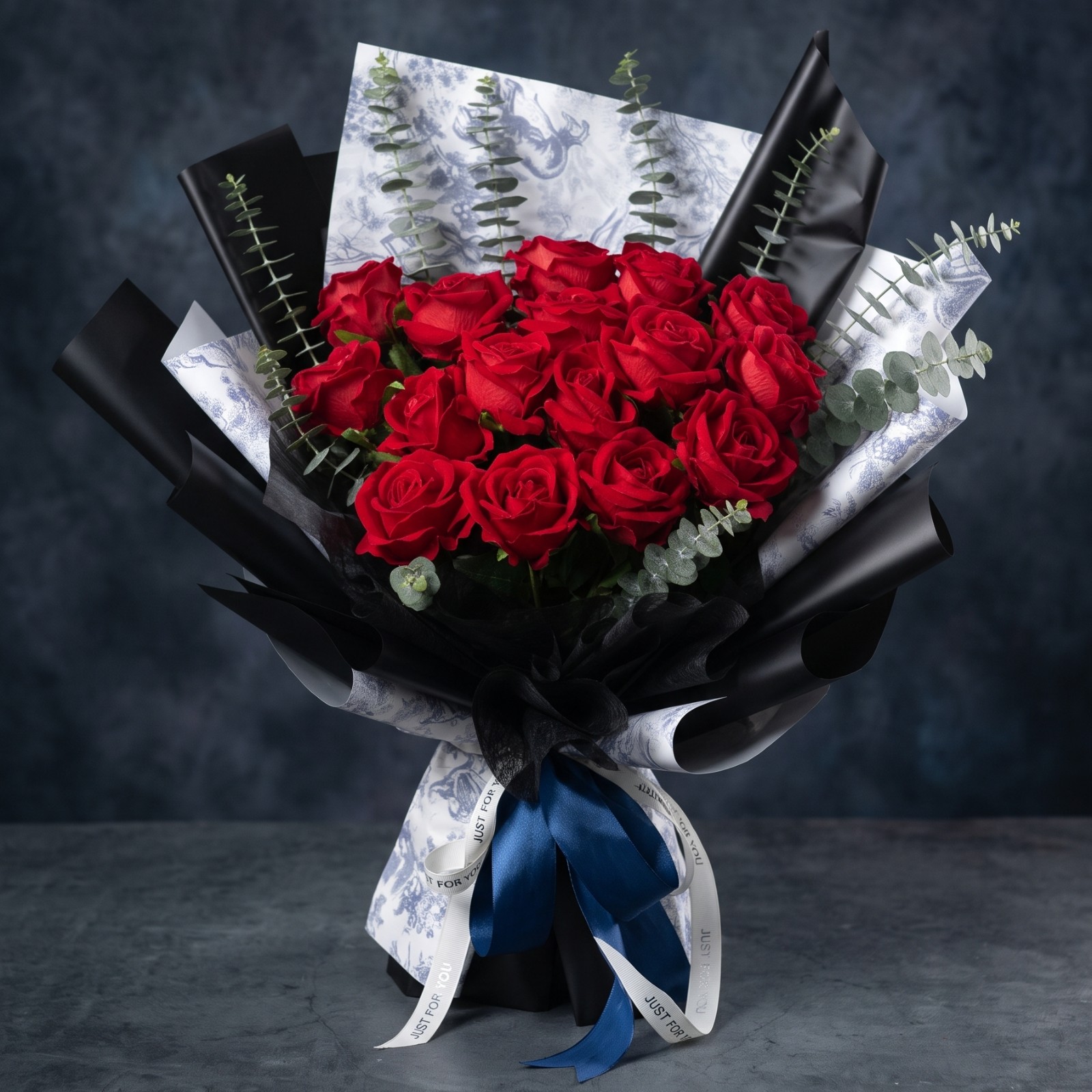 Edelyn: Roses, Red