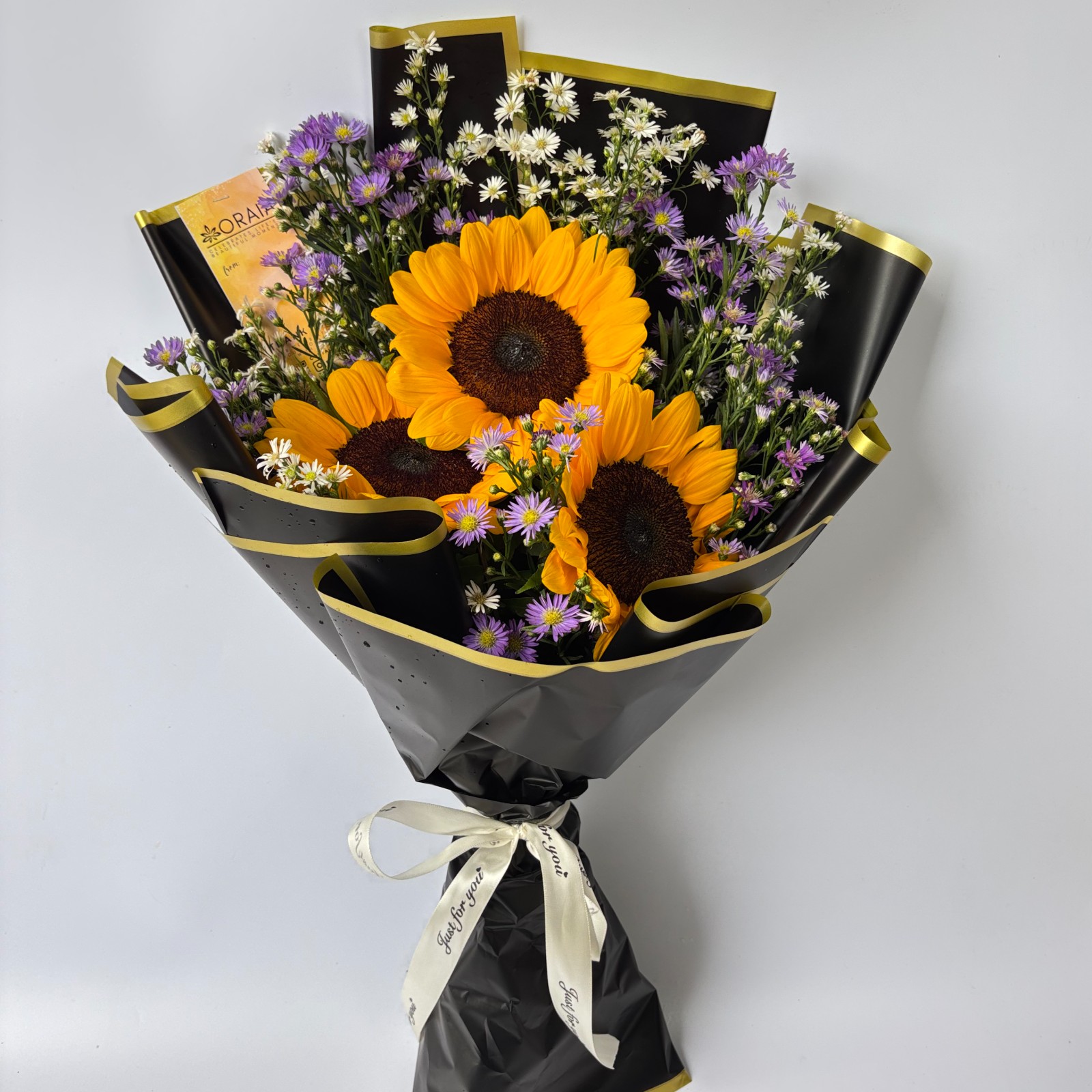 Nora: Sunflower, Dandelion